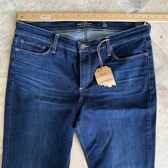 Lucky Brand Women's Mid Rise Sweet Straight Jeans Size 14/32 - Picture 3 of 10